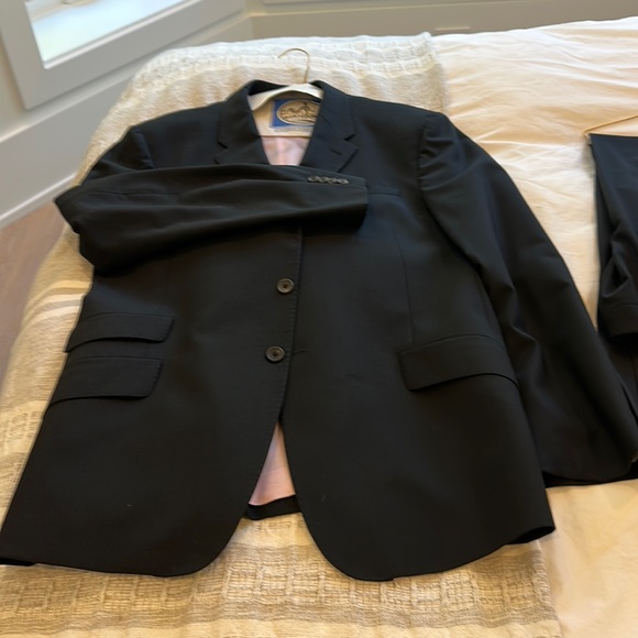 Lightweight black Paul Smith men’s suit coat and pants